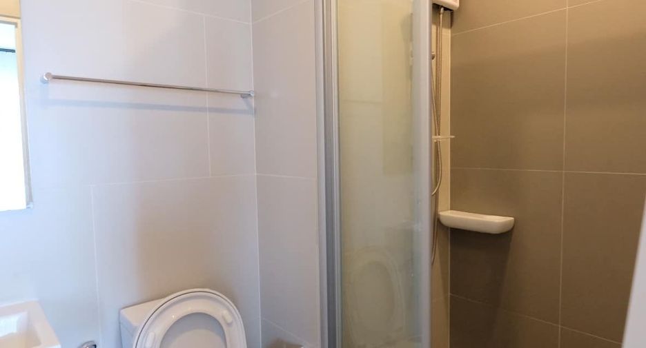 Wohnung zur Miete mit 1 Zimmer in Yan Nawa, Bangkok