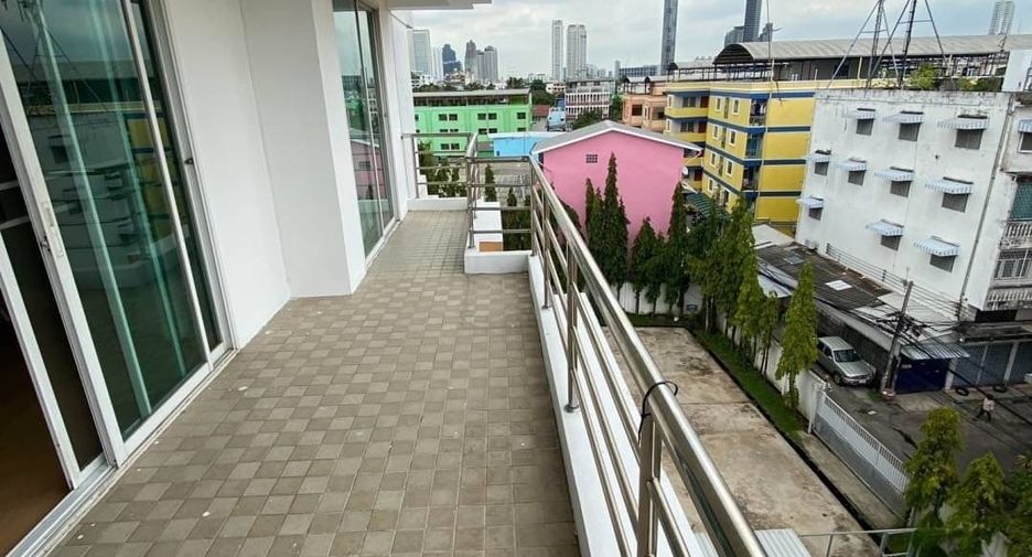 For rent 2 bedrooms apartment in Khlong San, Bangkok
