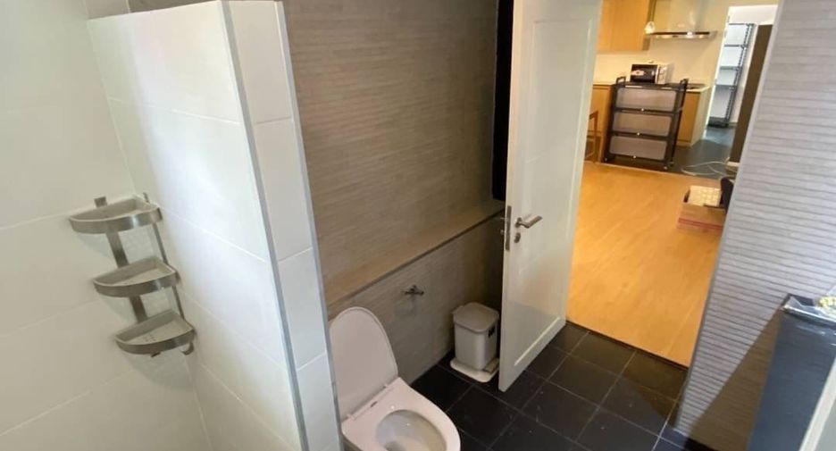 For rent 2 bedrooms apartment in Khlong San, Bangkok