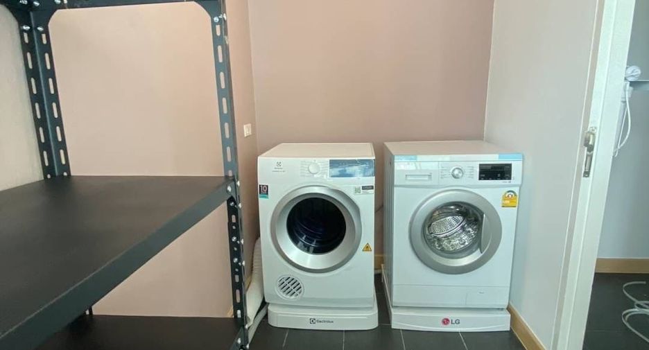 For rent 2 bedrooms apartment in Khlong San, Bangkok