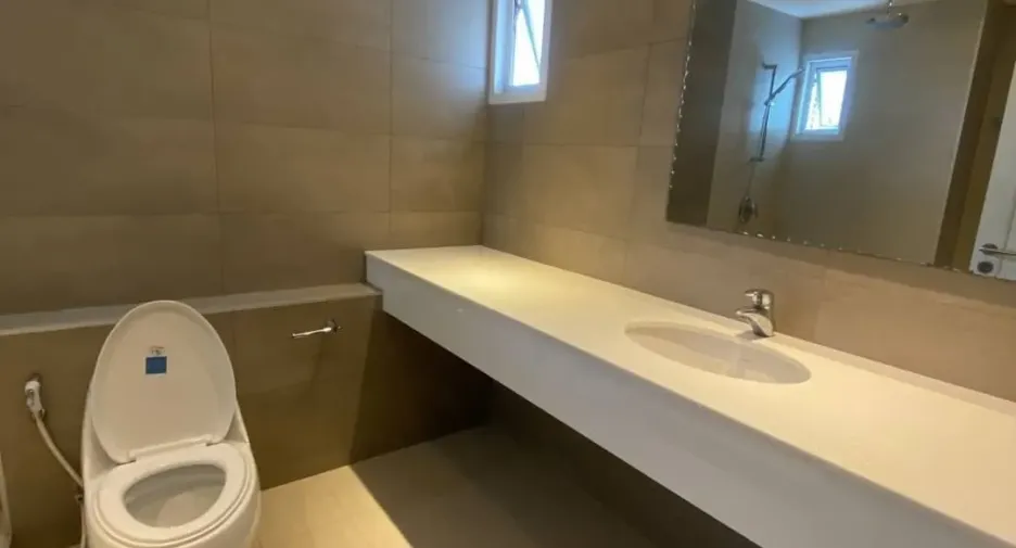 For rent 2 bedrooms apartment in Khlong San, Bangkok