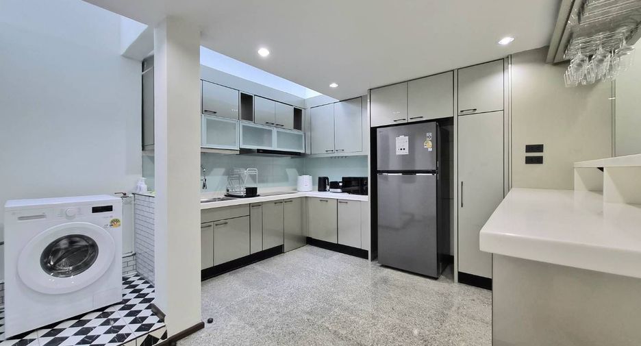 For rent 4 ベッドルーム house in Watthana, Bangkok