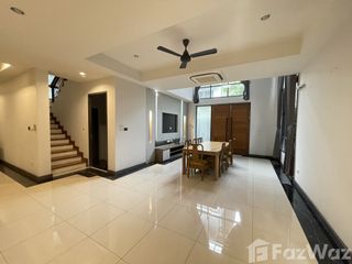 Casa en alquiler de 4 habitaciones en Bang Na, Bangkok