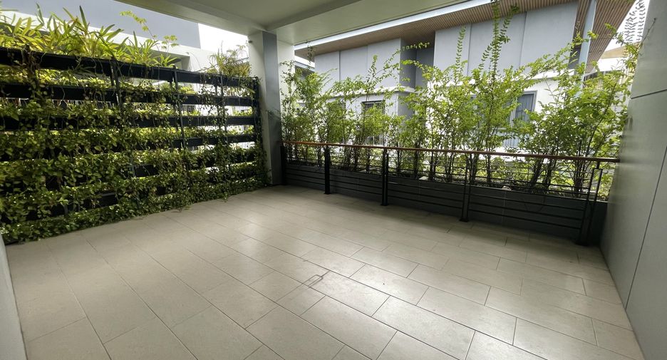 For rent 4 bedrooms house in Bang Na, Bangkok