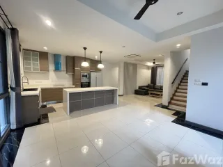 Casa en alquiler de 4 habitaciones en Bang Na, Bangkok