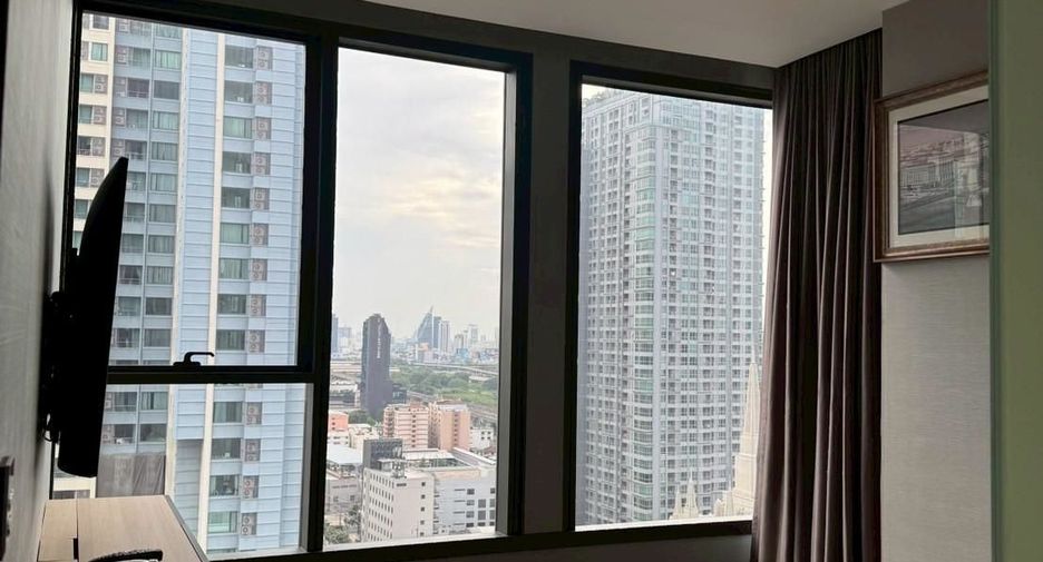 For rent 2 bedrooms condo in Watthana, Bangkok