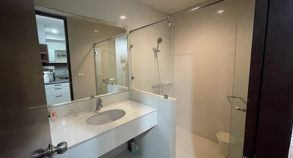 Condo en alquiler de 2 habitaciones en Huai Khwang, Bangkok