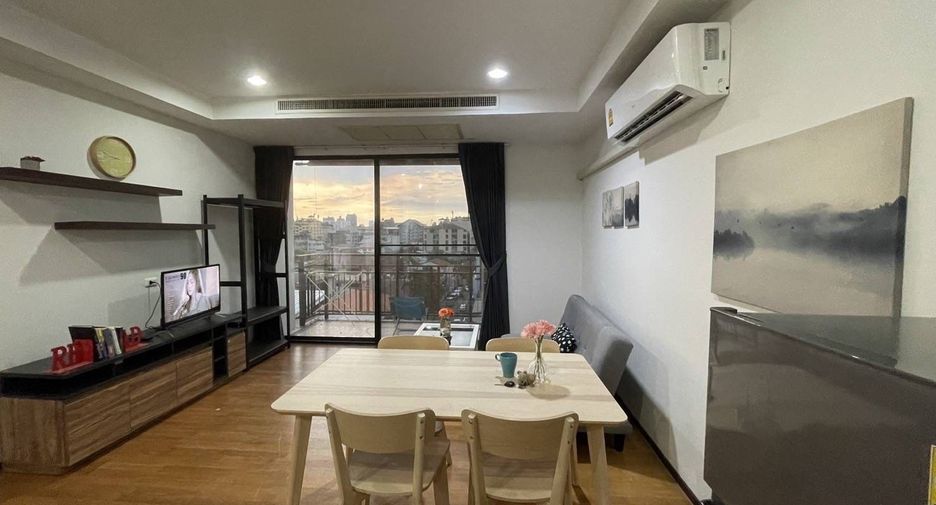 Condo en alquiler de 2 habitaciones en Huai Khwang, Bangkok