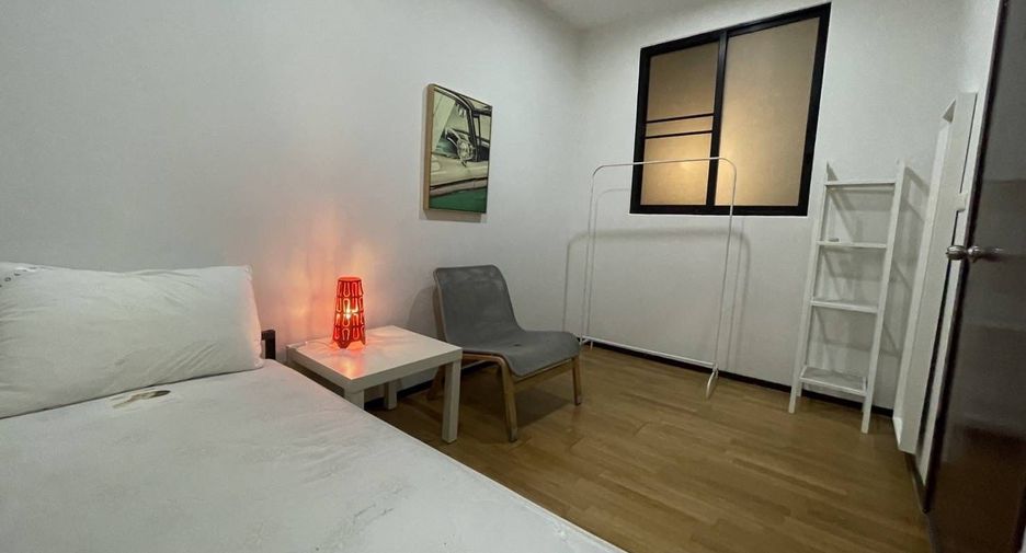 Condo en alquiler de 2 habitaciones en Huai Khwang, Bangkok