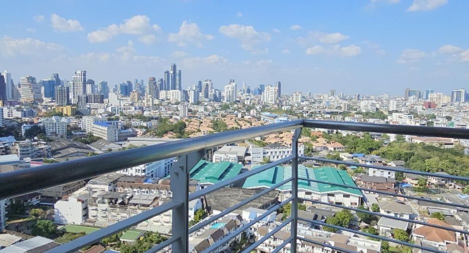 For rent 2 bedrooms condo in Khlong Toei, Bangkok