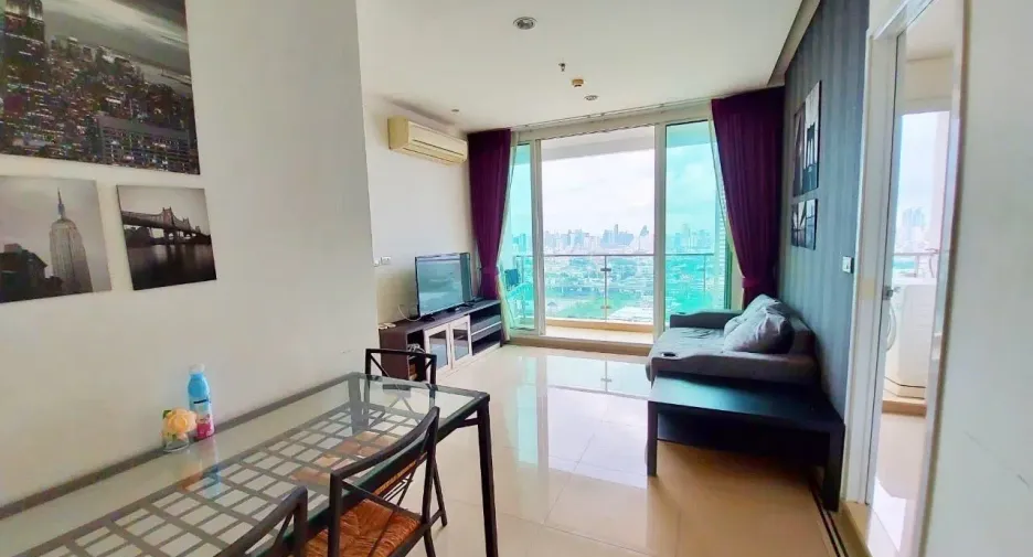 For rent 2 bedrooms condo in Huai Khwang, Bangkok