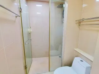 For rent 2 bedrooms condo in Huai Khwang, Bangkok