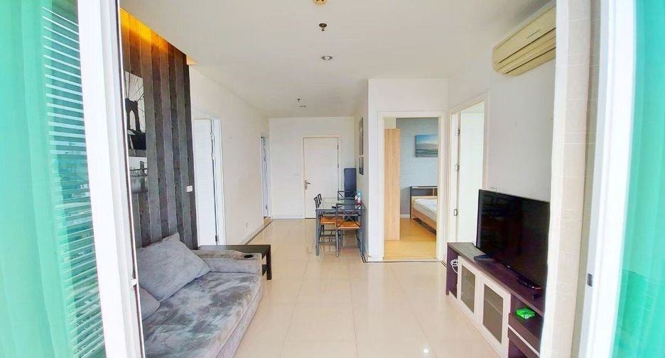 For rent 2 bedrooms condo in Huai Khwang, Bangkok