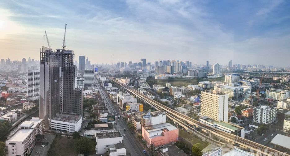 For rent 2 bedrooms condo in Watthana, Bangkok