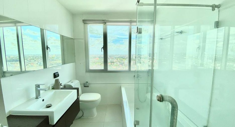 For rent 2 bedrooms condo in Watthana, Bangkok