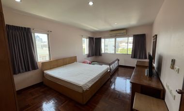 For rent 1 bed condo in Yan Nawa, Bangkok