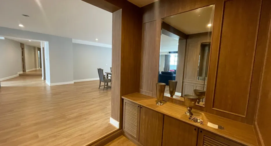 For rent 4 bedrooms condo in Khlong Toei, Bangkok