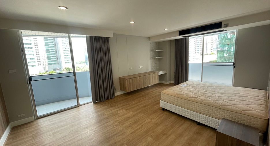 For rent 4 bedrooms condo in Khlong Toei, Bangkok