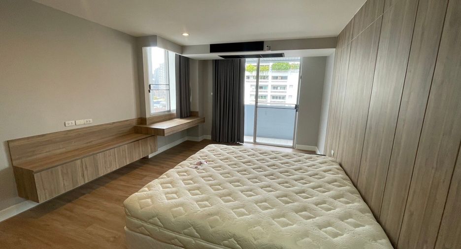 For rent 4 ベッドルーム condo in Khlong Toei, Bangkok