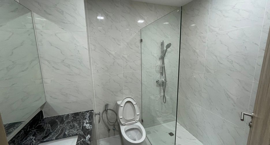 For rent 4 bedrooms condo in Khlong Toei, Bangkok