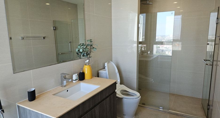 Condo en alquiler de 2 habitaciones en Bang Na, Bangkok