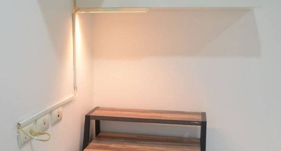 For rent 2 bedrooms condo in Bang Rak, Bangkok