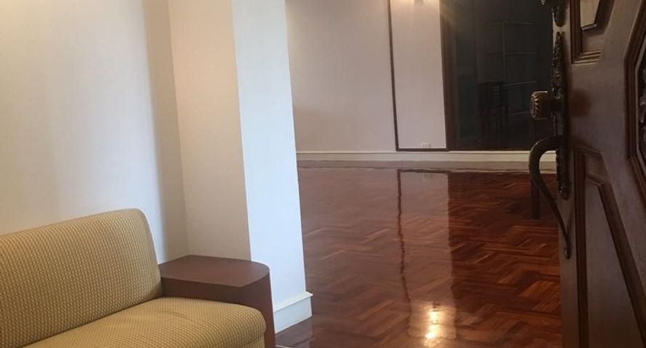 À louer 3 chambres appartement à Khlong Toei, Bangkok