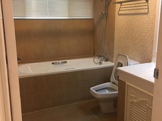 For rent 3 ベッドルーム apartment in Khlong Toei, Bangkok