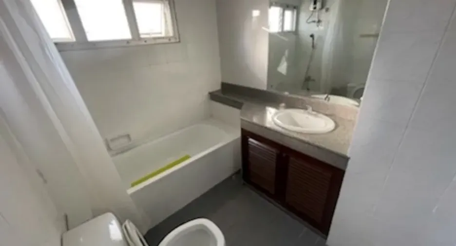 For rent 3 bedrooms condo in Watthana, Bangkok