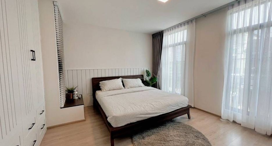 For rent 3 bedrooms townhouse in Bang Phli, Samut Prakan