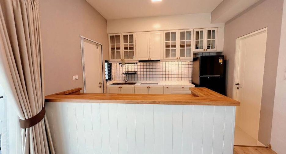 For rent 3 bedrooms townhouse in Bang Phli, Samut Prakan