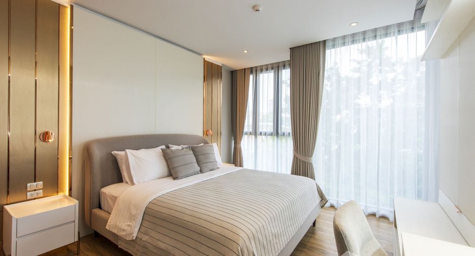For rent 3 bedrooms condo in Mueang Samut Prakan, Samut Prakan
