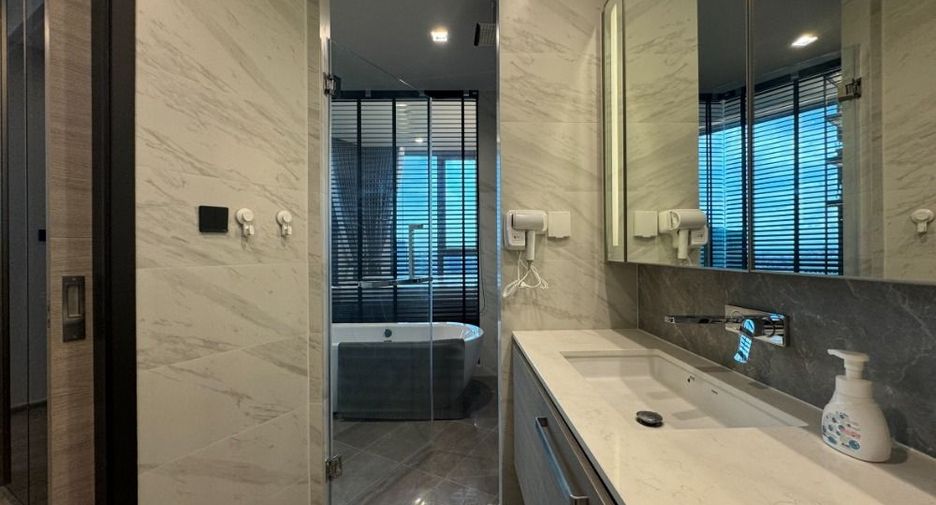For rent 2 bedrooms condo in Chatuchak, Bangkok