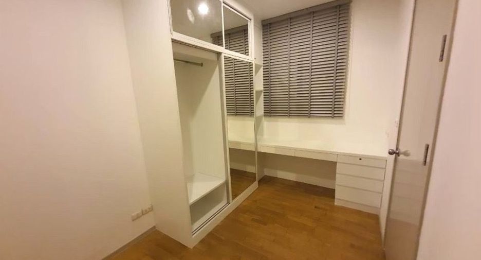 For rent 2 bedrooms condo in Huai Khwang, Bangkok