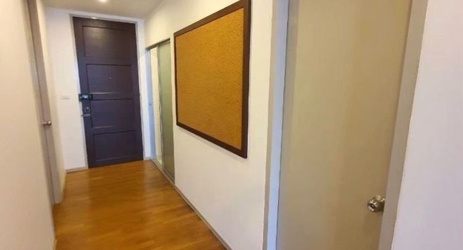 For rent 2 bedrooms condo in Huai Khwang, Bangkok
