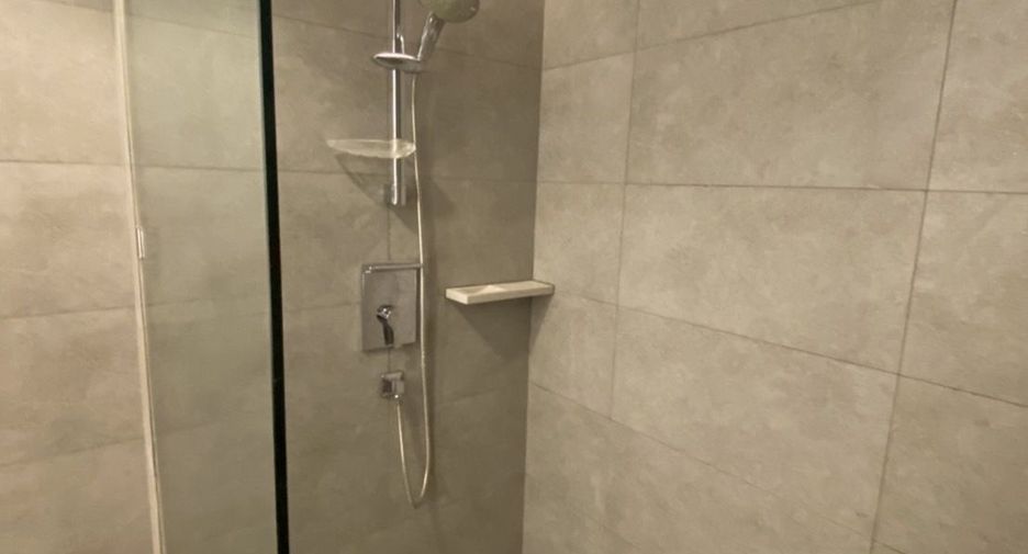 Apartamento en alquiler de 3 habitaciones en Khlong Toei, Bangkok