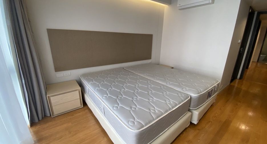 Apartamento en alquiler de 3 habitaciones en Khlong Toei, Bangkok