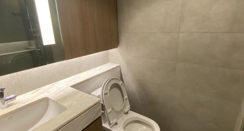 Apartamento en alquiler de 3 habitaciones en Khlong Toei, Bangkok