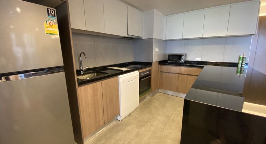 Apartamento en alquiler de 3 habitaciones en Khlong Toei, Bangkok