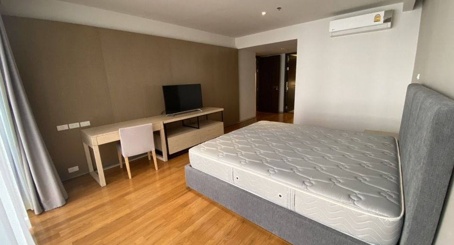 Apartamento en alquiler de 3 habitaciones en Khlong Toei, Bangkok