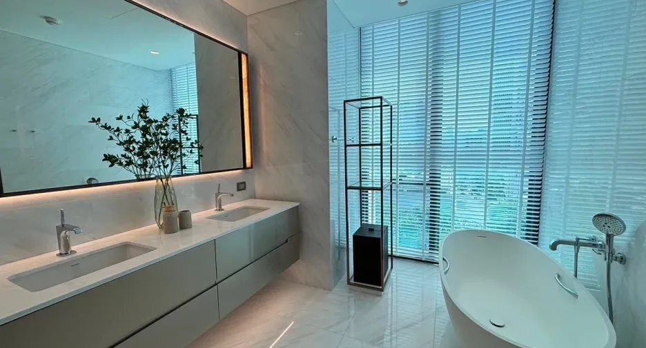 Wohnung zur Miete mit 2 Zimmer in Pathum Wan, Bangkok