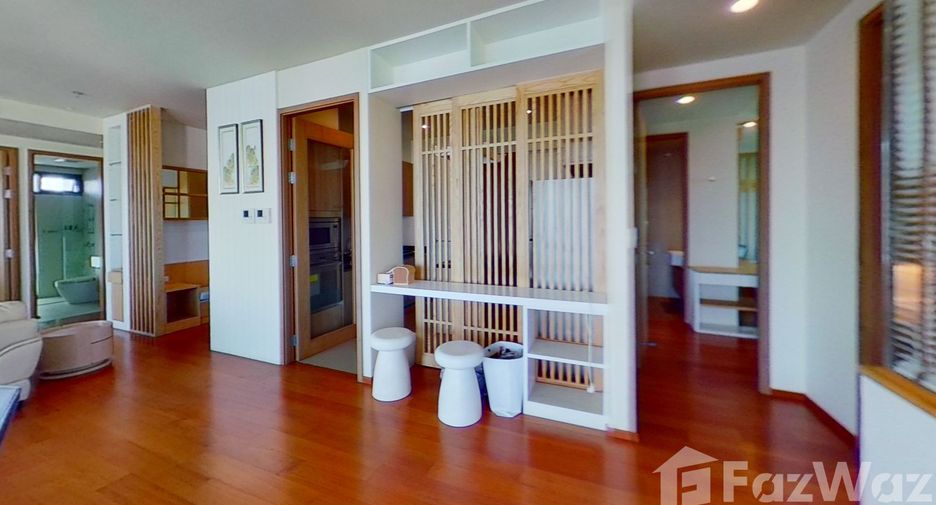 For rent 3 bedrooms condo in Yan Nawa, Bangkok