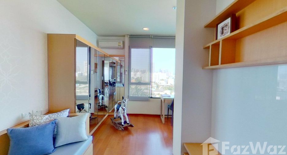 For rent 3 bedrooms condo in Yan Nawa, Bangkok