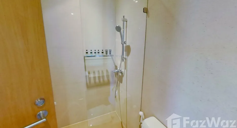 For rent 3 bedrooms condo in Yan Nawa, Bangkok