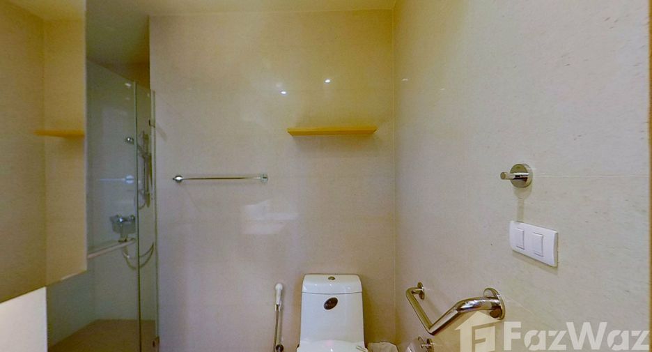 For rent 3 bedrooms condo in Yan Nawa, Bangkok