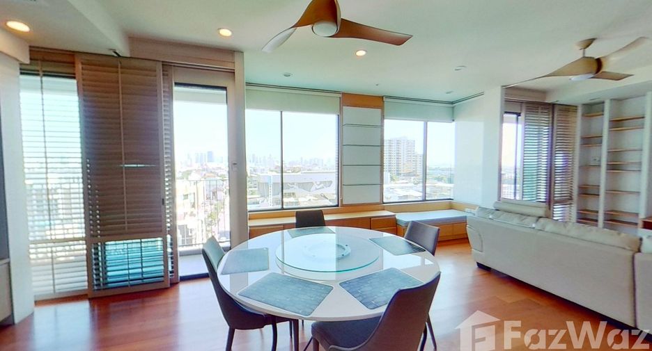 For rent 3 bedrooms condo in Yan Nawa, Bangkok