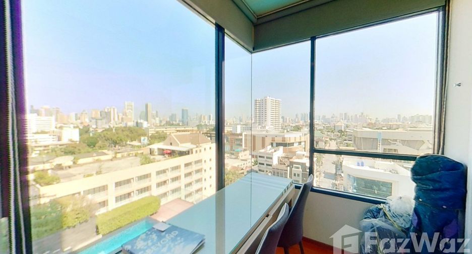 For rent 3 bedrooms condo in Yan Nawa, Bangkok