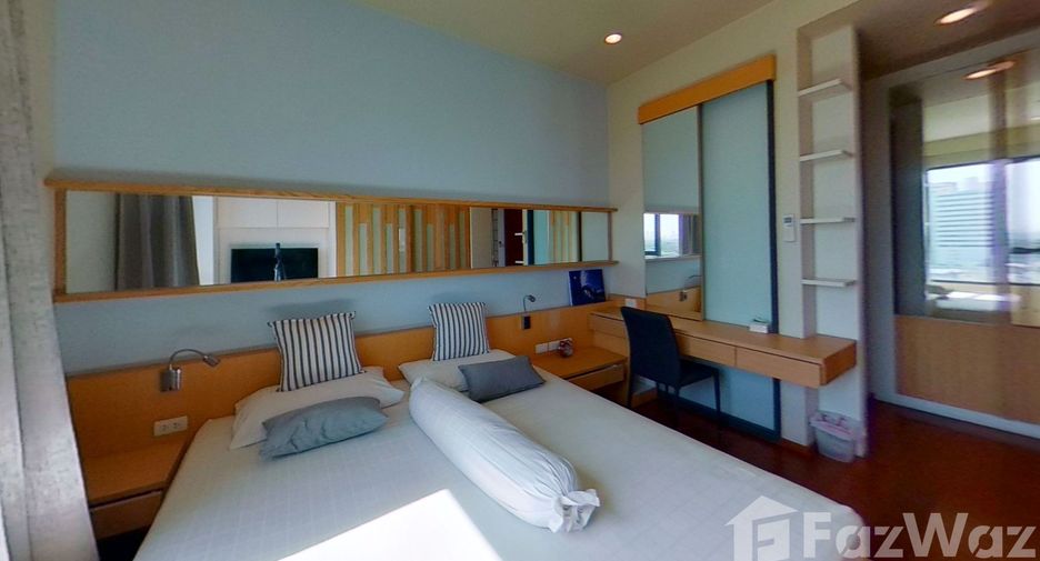 For rent 3 bedrooms condo in Yan Nawa, Bangkok