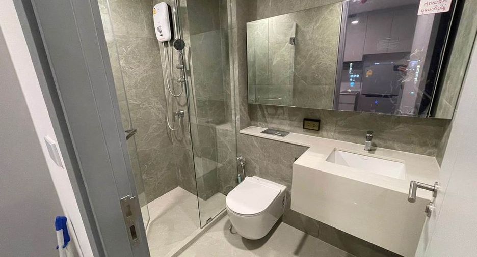 Condo en alquiler de estudio en Huai Khwang, Bangkok
