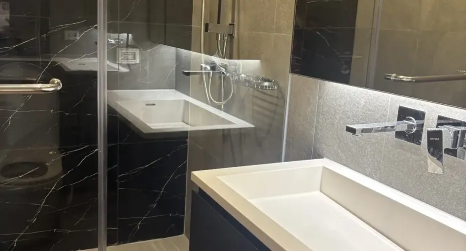 For rent 3 bedrooms condo in Huai Khwang, Bangkok